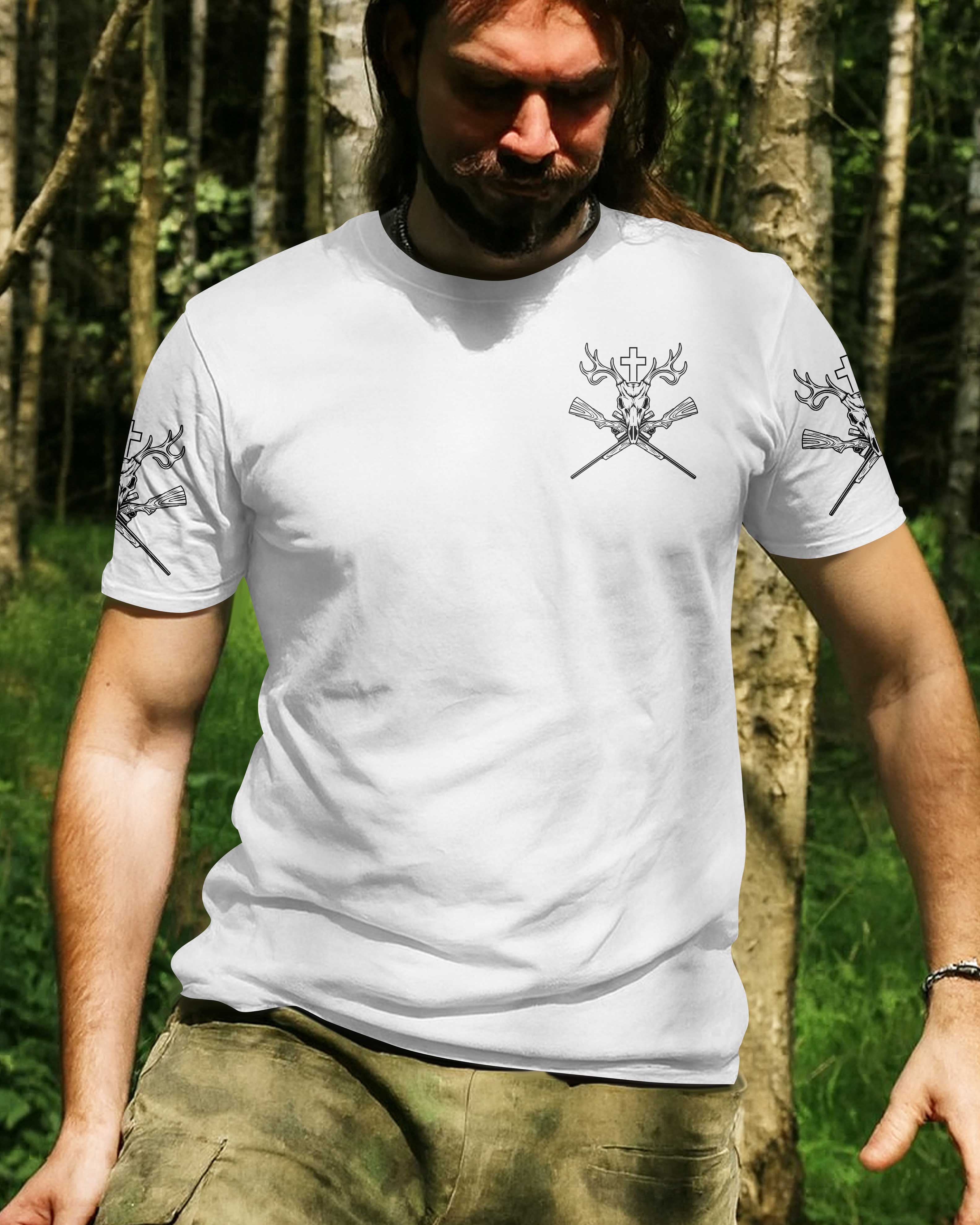 Never Underestimate An Old Man Who Believe In Jesus And Love Hunting T-Shirt